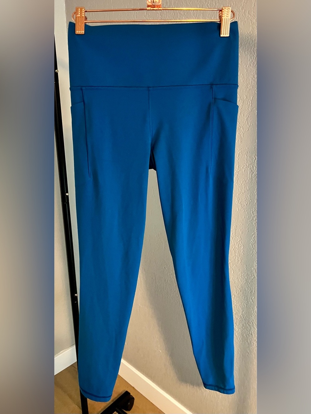 Athleta Blue High-Rise Leggings Salutation Stash Tight With Pockets